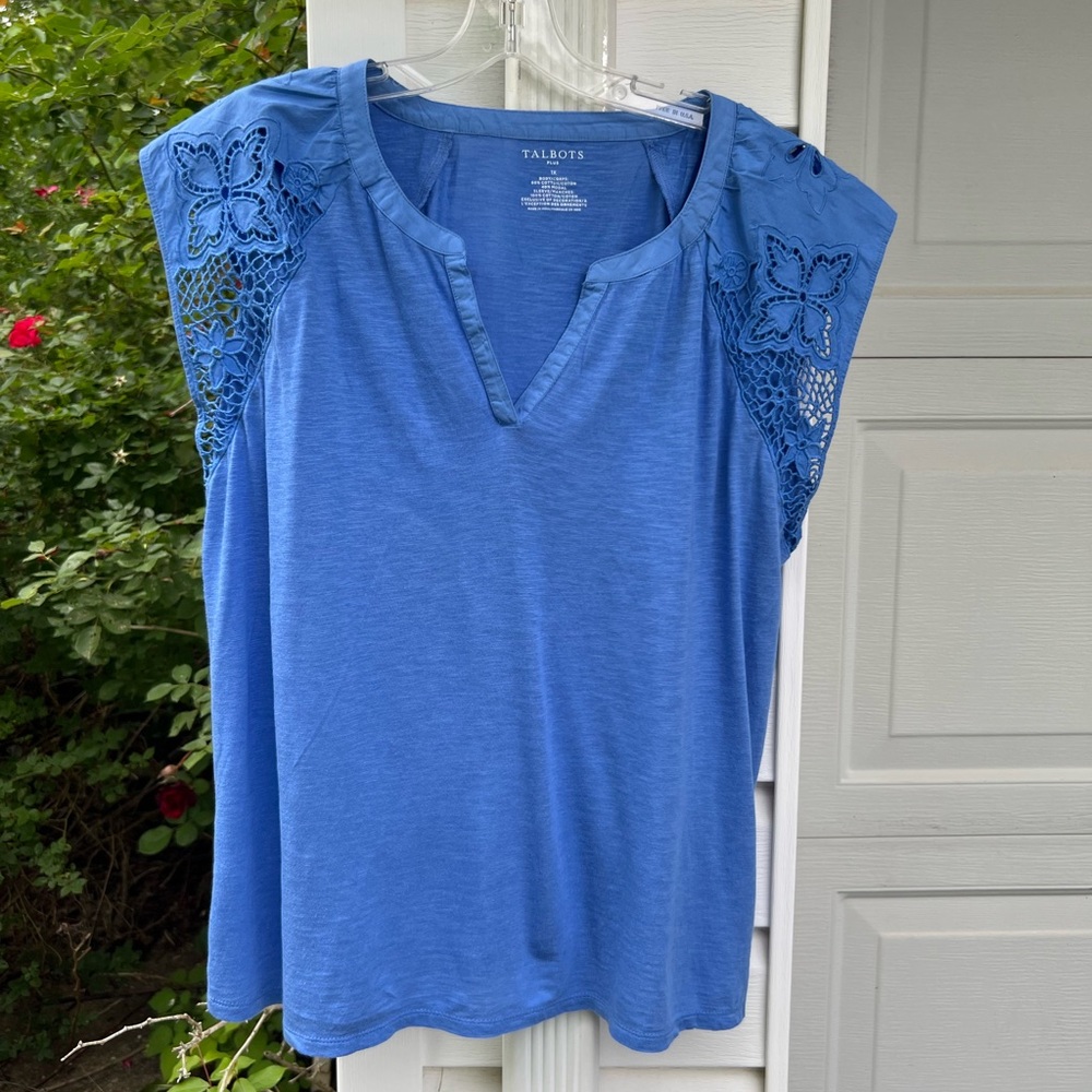 NWT Talbots Pretty Blue Split Neck Floral Lace Sleeves Top